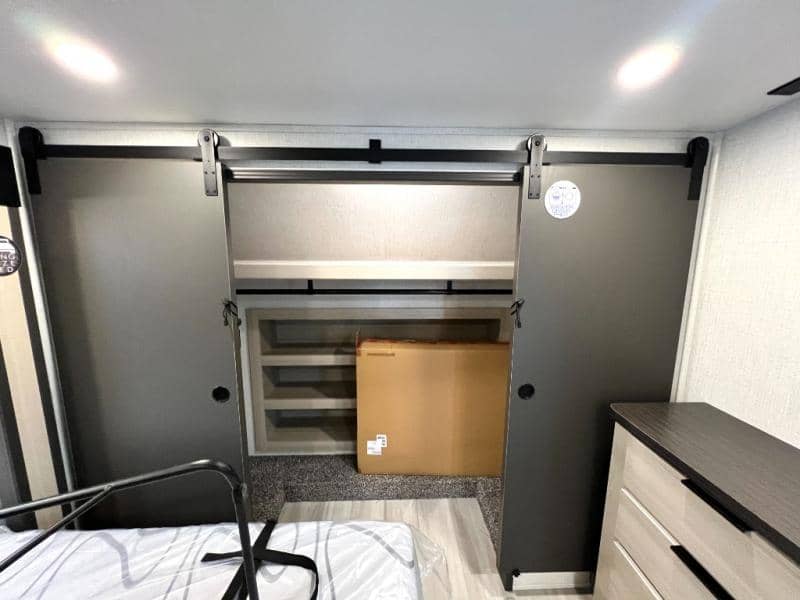 2025 Forest River 2025 Forest River Wildcat - thumbnail 46