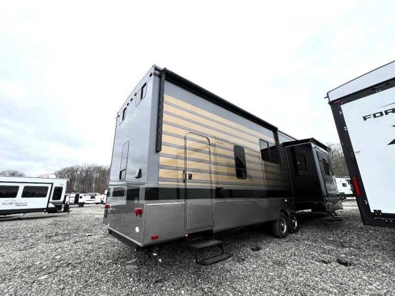 2025 CrossRoads 2025 CrossRoads Redwood Regency - thumbnail 9