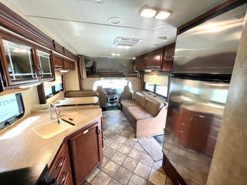 2015 Thor Motor Coach 2015 Thor Motor Coach Chateau - thumbnail 4