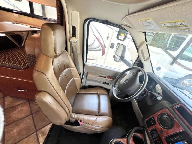 2015 Thor Motor Coach 2015 Thor Motor Coach Chateau - thumbnail 19