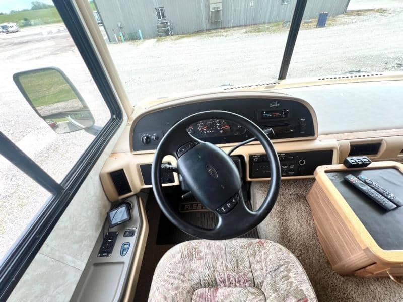 2000 Fleetwood 2000 Fleetwood Bounder - thumbnail 19