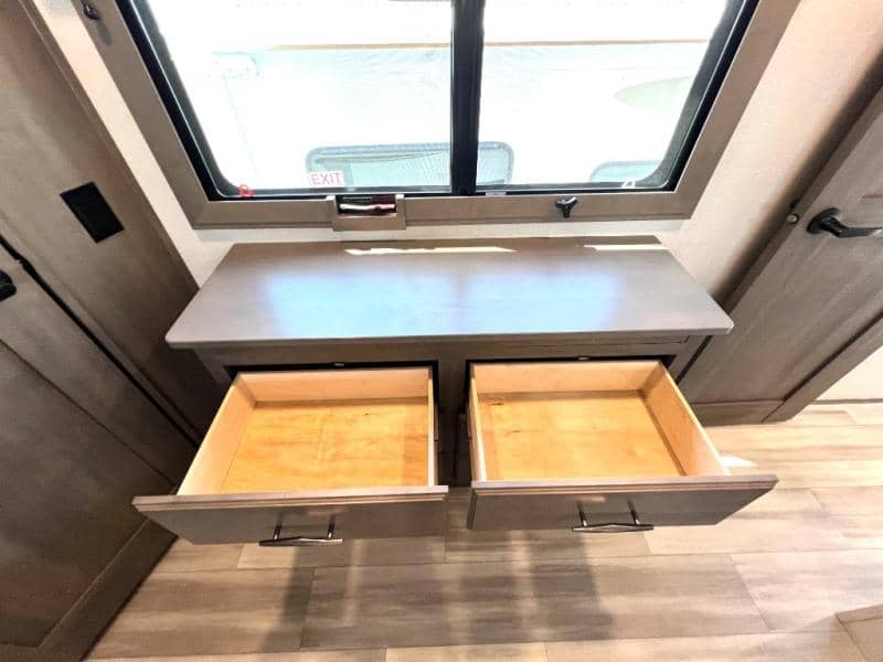 2024 Grand Design 2024 Grand Design Solitude - thumbnail 3