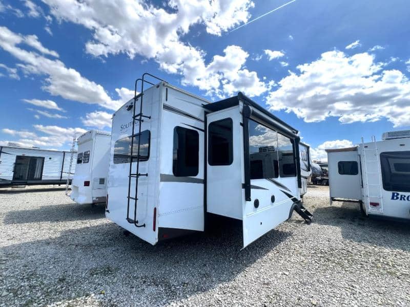 2024 Grand Design 2024 Grand Design Solitude - thumbnail 10
