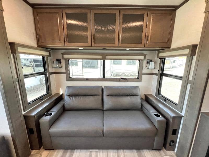 2024 Grand Design 2024 Grand Design Solitude - thumbnail 19