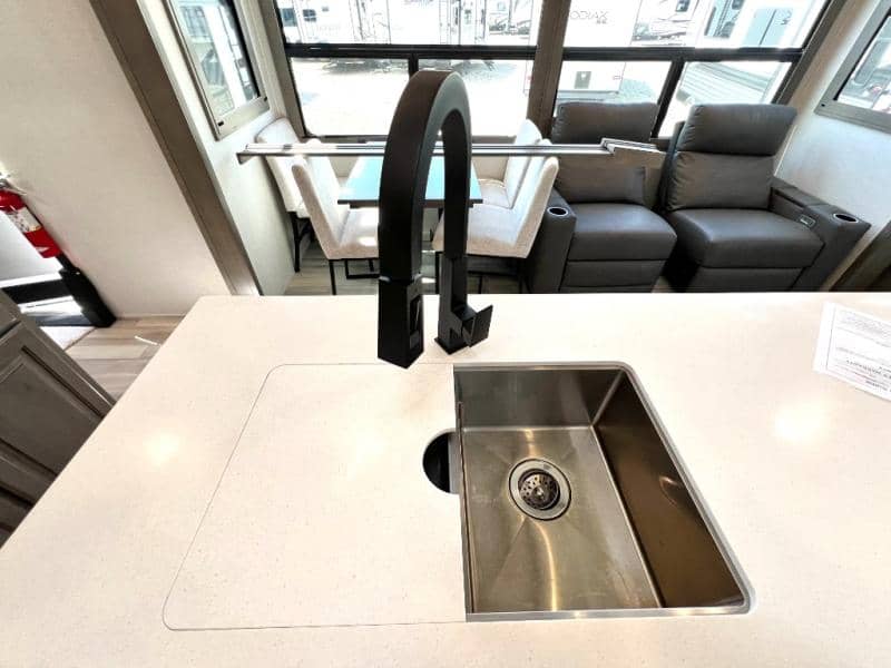 2024 Grand Design 2024 Grand Design Solitude - thumbnail 34