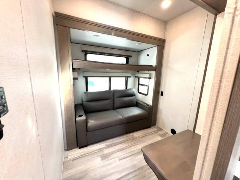 2024 Grand Design 2024 Grand Design Solitude - thumbnail 38