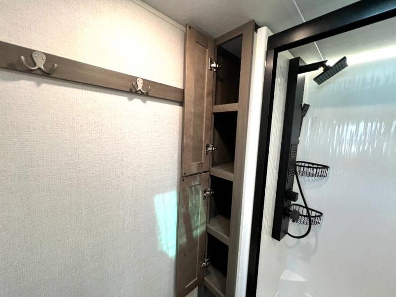 2024 Grand Design 2024 Grand Design Solitude - thumbnail 44