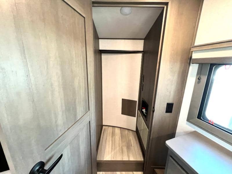 2024 Grand Design 2024 Grand Design Solitude - thumbnail 54