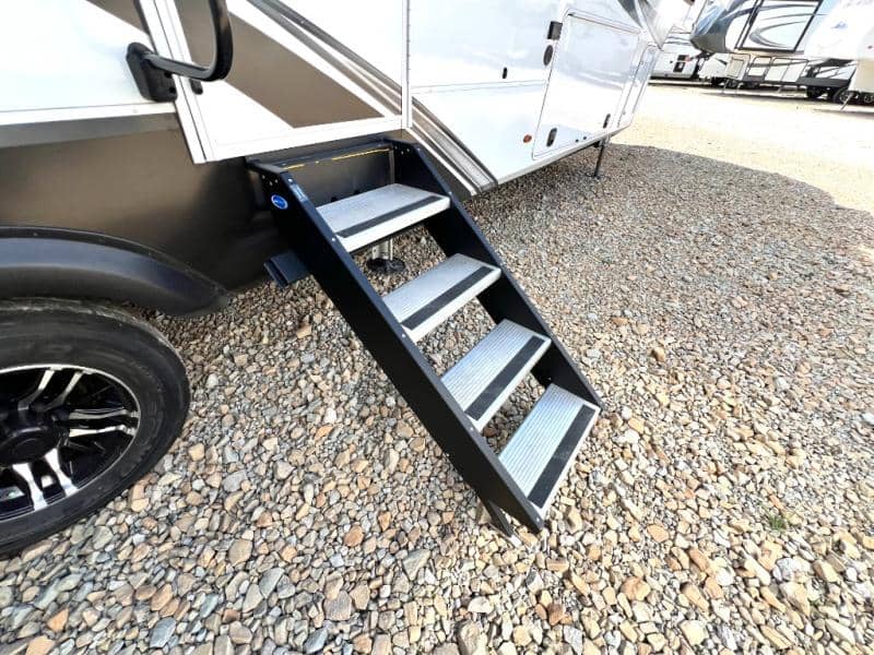 2022 Grand Design 2022 Grand Design Solitude - thumbnail 15