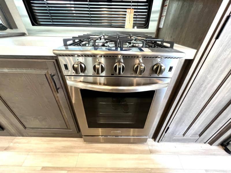 2022 Grand Design 2022 Grand Design Solitude - thumbnail 26