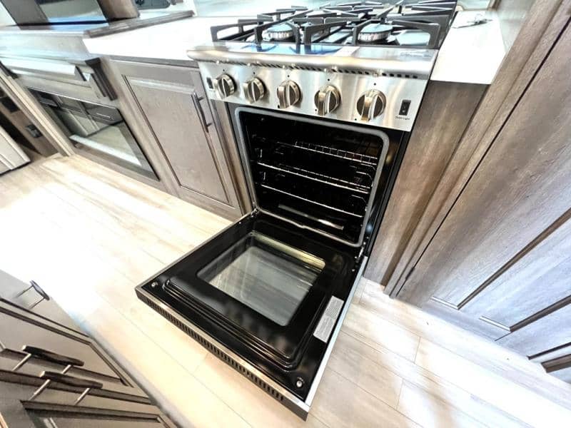 2022 Grand Design 2022 Grand Design Solitude - thumbnail 27