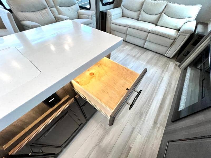 2022 Grand Design 2022 Grand Design Solitude - thumbnail 30