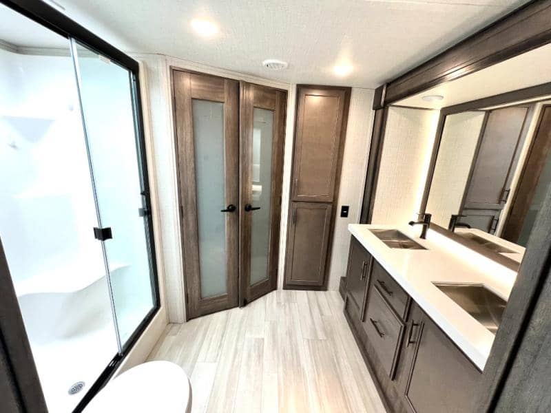 2022 Grand Design 2022 Grand Design Solitude - thumbnail 45