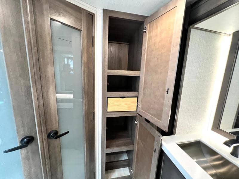 2022 Grand Design 2022 Grand Design Solitude - thumbnail 52