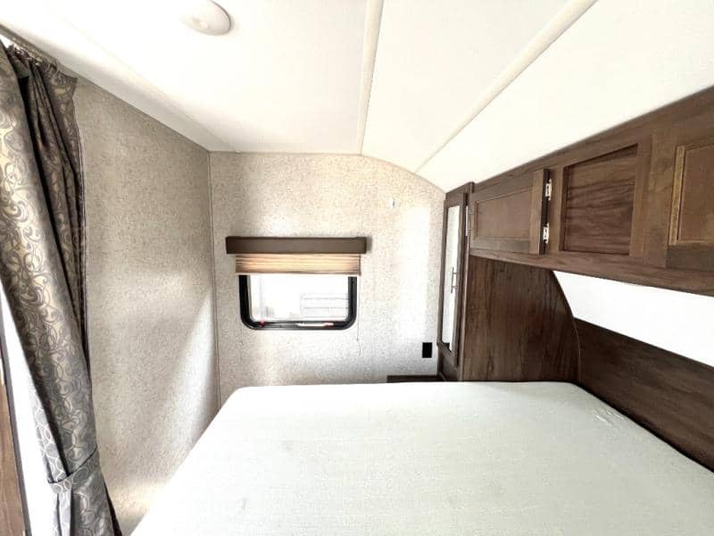 2019 Forest River 2019 Forest River Cherokee Grey Wolf - thumbnail 3