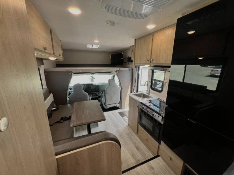 2026 Coachmen 2026 Coachmen Leprechaun - thumbnail 4