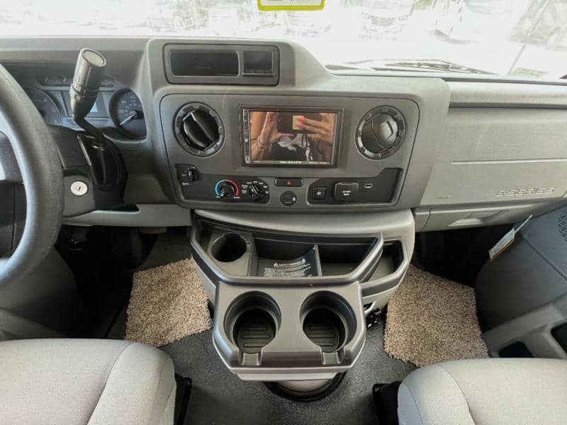 2026 Coachmen 2026 Coachmen Leprechaun - thumbnail 19