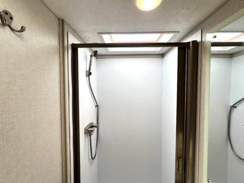 2026 Coachmen 2026 Coachmen Leprechaun - thumbnail 44