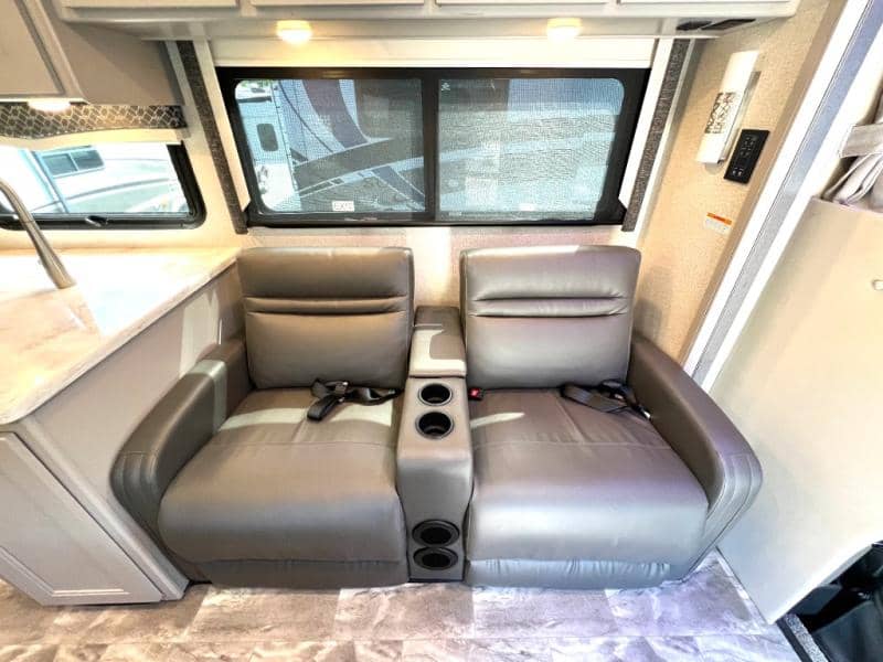 2024 Thor Motor Coach 2024 Thor Motor Coach Omni - thumbnail 30