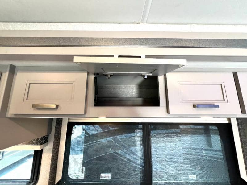 2024 Thor Motor Coach 2024 Thor Motor Coach Omni - thumbnail 32