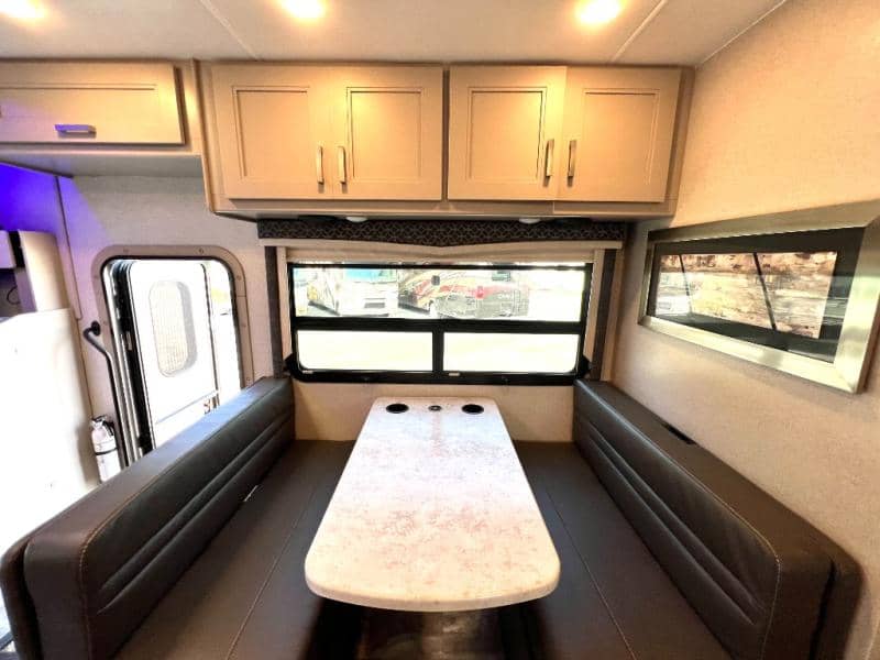 2024 Thor Motor Coach 2024 Thor Motor Coach Omni - thumbnail 33