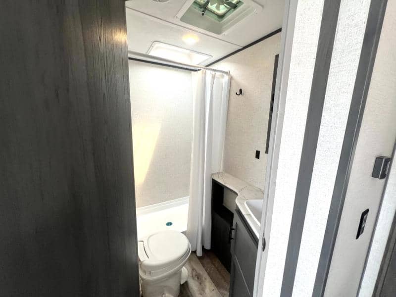 2022 Dutchmen 2022 Dutchmen Aspen Trail Mini - thumbnail 35