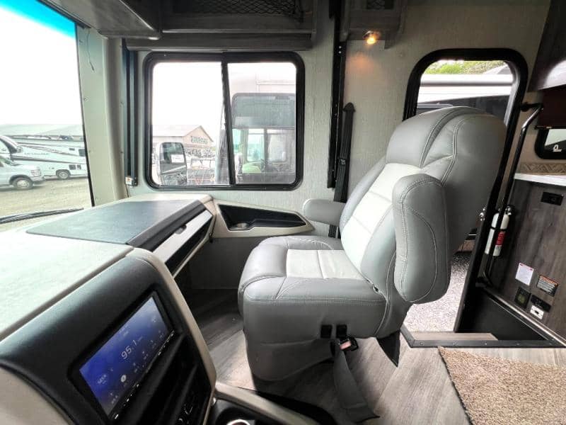 2023 Holiday Rambler 2023 Holiday Rambler Invicta - thumbnail 26