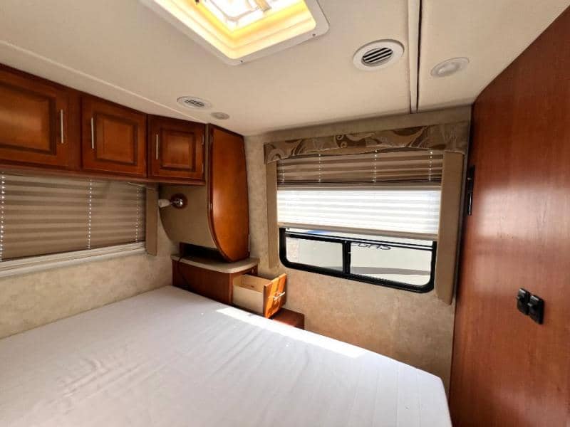 2013 Coachmen 2013 Coachmen Concord - thumbnail 46