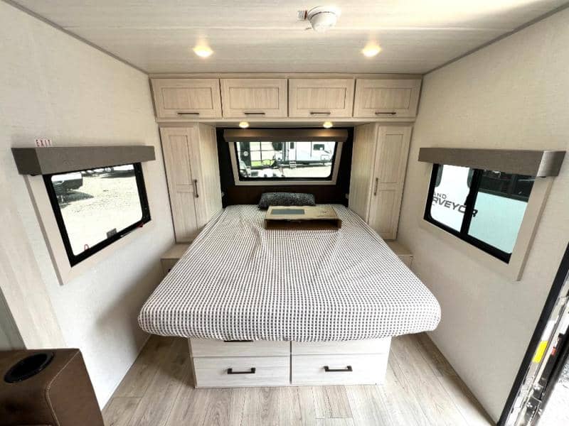 2026 Forest River 2026 Forest River Surveyor Legend - thumbnail 30