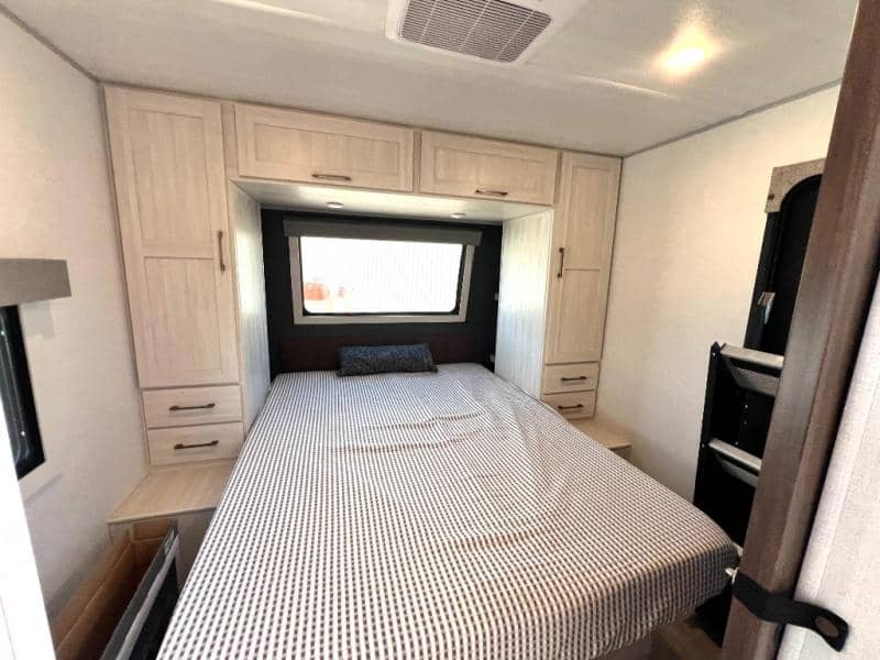 2026 Forest River 2026 Forest River Surveyor Legend - thumbnail 33