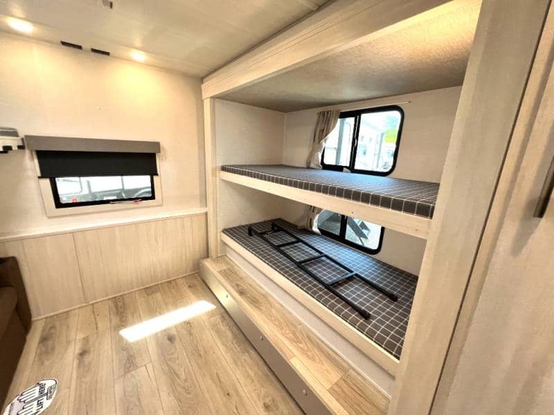 2026 Forest River 2026 Forest River Surveyor Legend - thumbnail 42