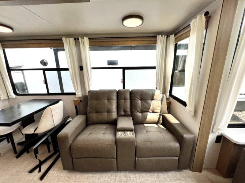 2026 Forest River 2026 Forest River Salem Grand Villa - thumbnail 10