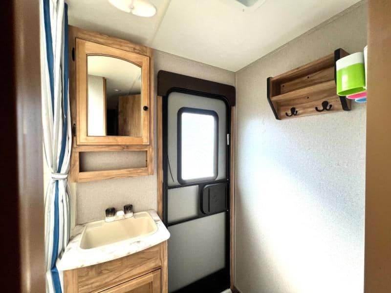 2018 Coachmen 2018 Coachmen FREEDOM EXPRESS - thumbnail 31