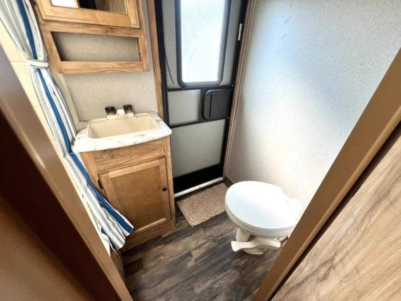 2018 Coachmen 2018 Coachmen FREEDOM EXPRESS - thumbnail 32
