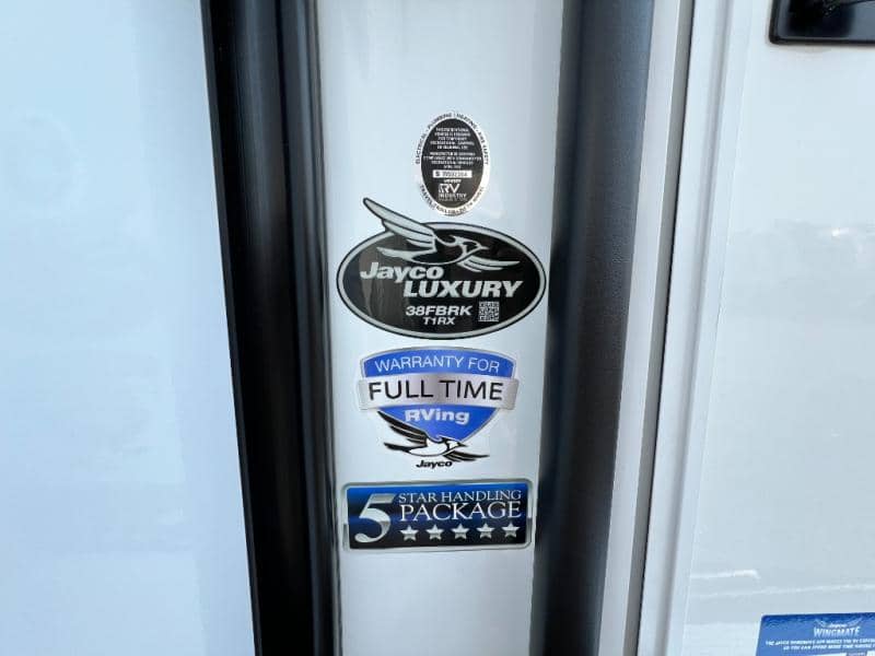 2026 Jayco 2026 Jayco Pinnacle - thumbnail 9