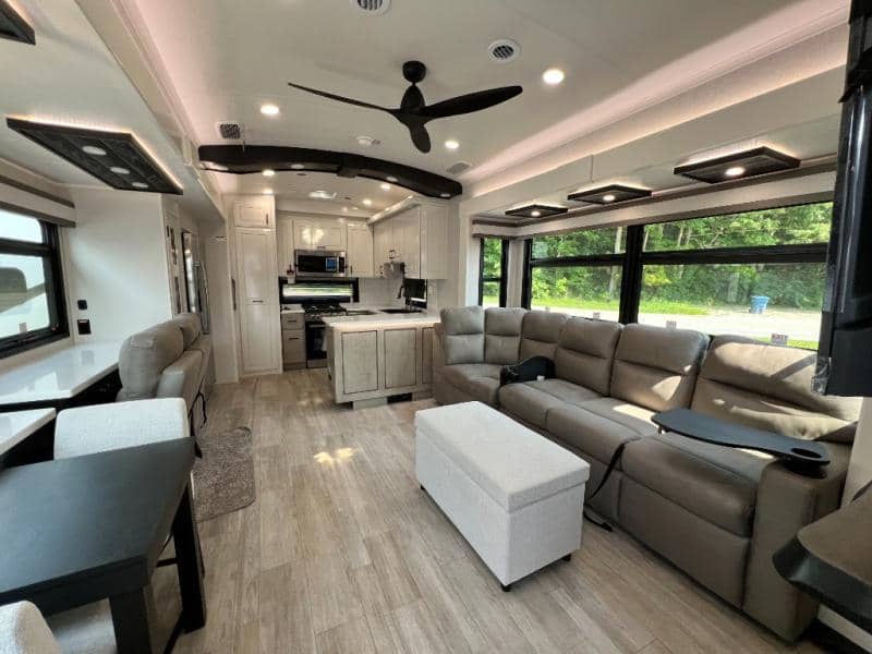 2026 Jayco 2026 Jayco Pinnacle - thumbnail 17