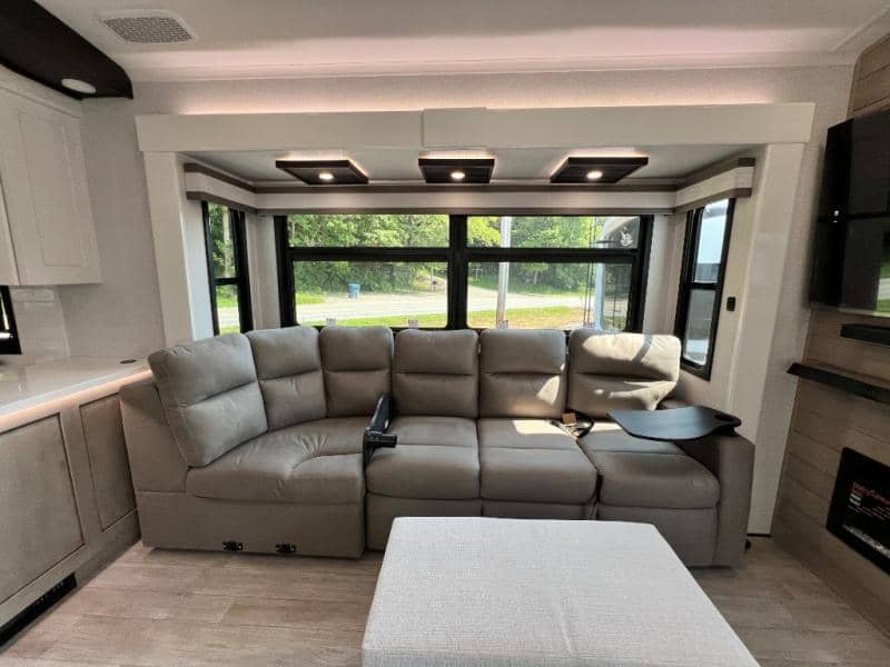 2026 Jayco 2026 Jayco Pinnacle - thumbnail 19