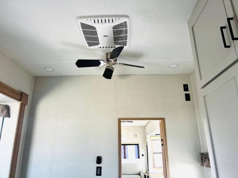 2026 Forest River 2026 Forest River Sierra - thumbnail 4