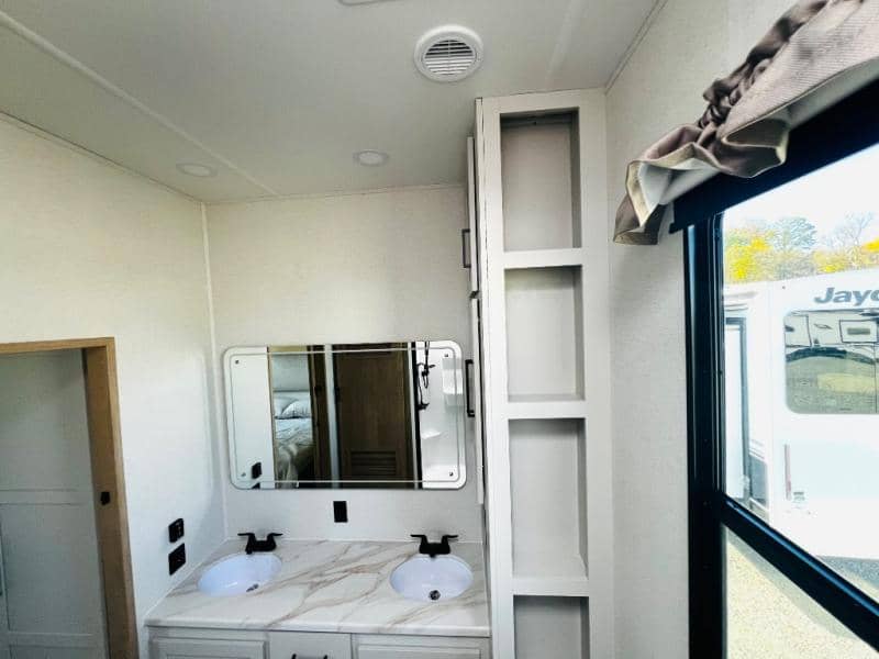 2026 Forest River 2026 Forest River Sierra - thumbnail 40