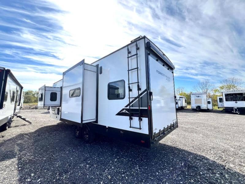 2026 East to West 2026 East to West Alta Toy Hauler - thumbnail 9