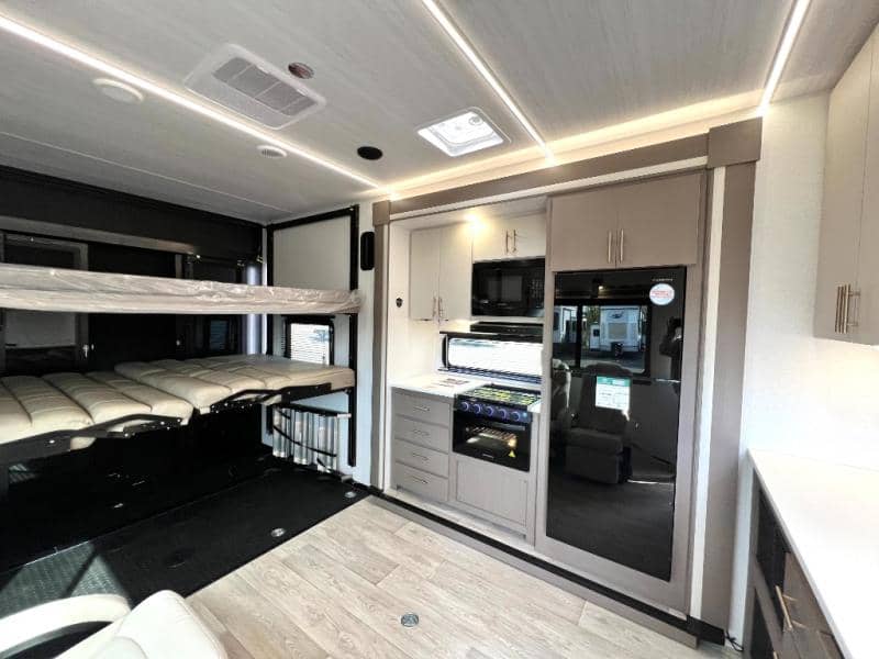 2026 East to West 2026 East to West Alta Toy Hauler - thumbnail 18