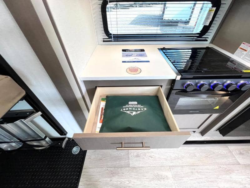 2026 East to West 2026 East to West Alta Toy Hauler - thumbnail 21