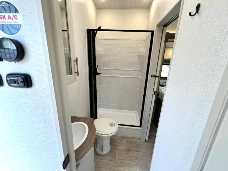 2026 East to West 2026 East to West Alta Toy Hauler - thumbnail 31