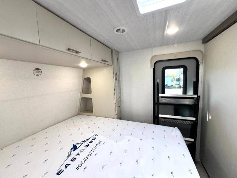 2026 East to West 2026 East to West Alta - thumbnail 44