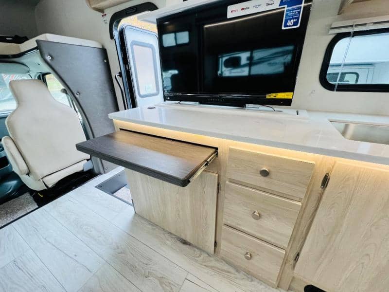 2026 Coachmen 2026 Coachmen Leprechaun - thumbnail 19