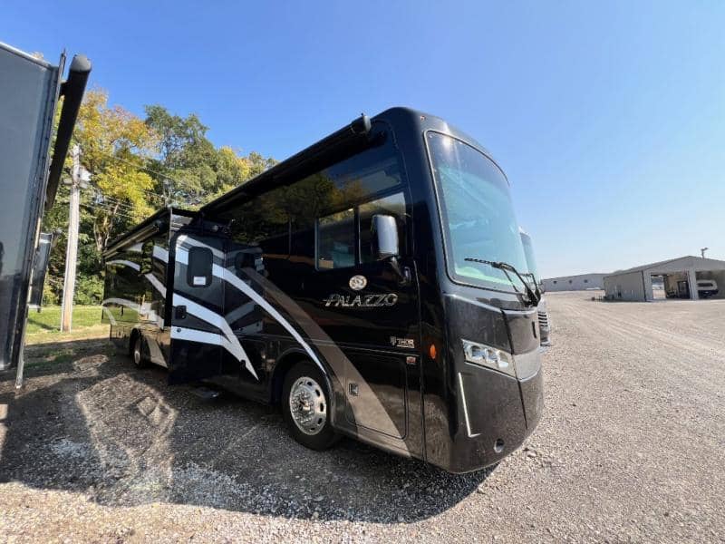 2019 Thor Motor Coach 2019 Thor Motor Coach Palazzo - thumbnail 6