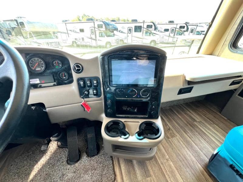 2019 Thor Motor Coach 2019 Thor Motor Coach Palazzo - thumbnail 22