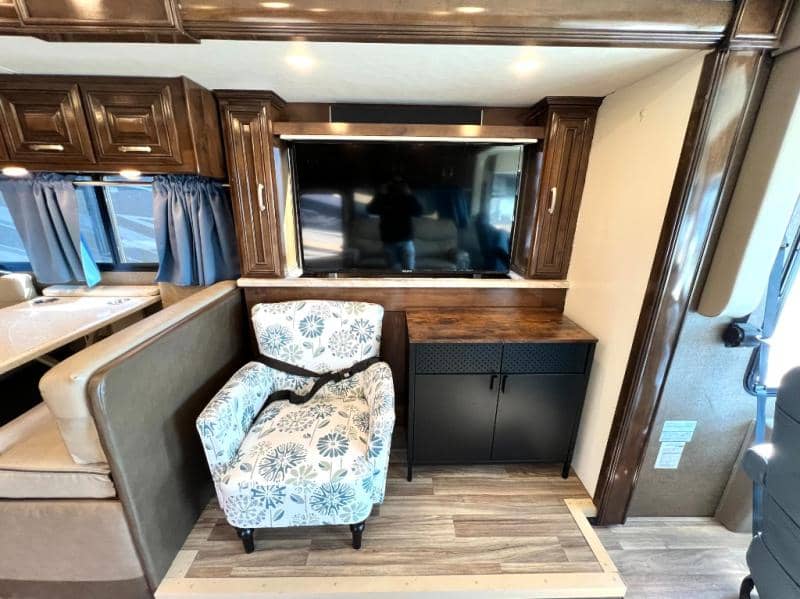 2019 Thor Motor Coach 2019 Thor Motor Coach Palazzo - thumbnail 31