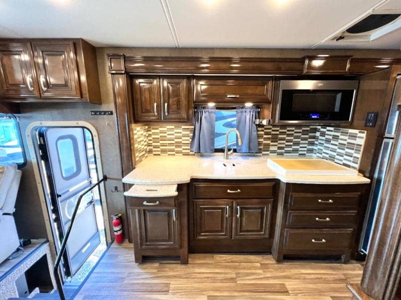 2019 Thor Motor Coach 2019 Thor Motor Coach Palazzo - thumbnail 34