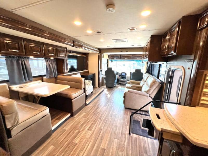 2019 Thor Motor Coach 2019 Thor Motor Coach Palazzo - thumbnail 43